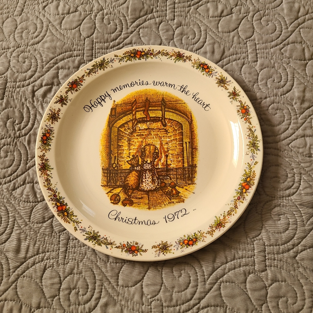 Holly Hobbie Vintage 1972 Christmas Plate Amer. Greetings Commemorative Edition
